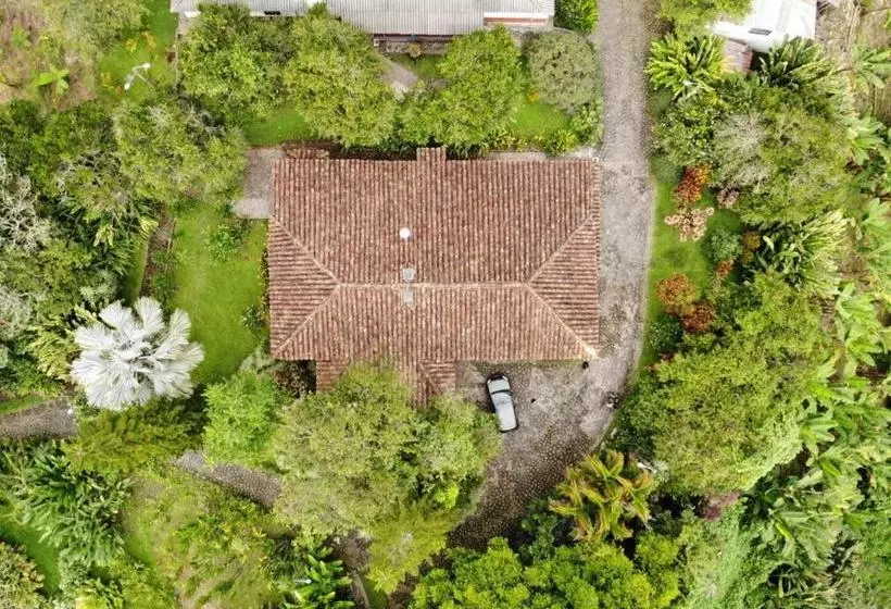 Aamiaismajoitus (B&B) Finca La Colina