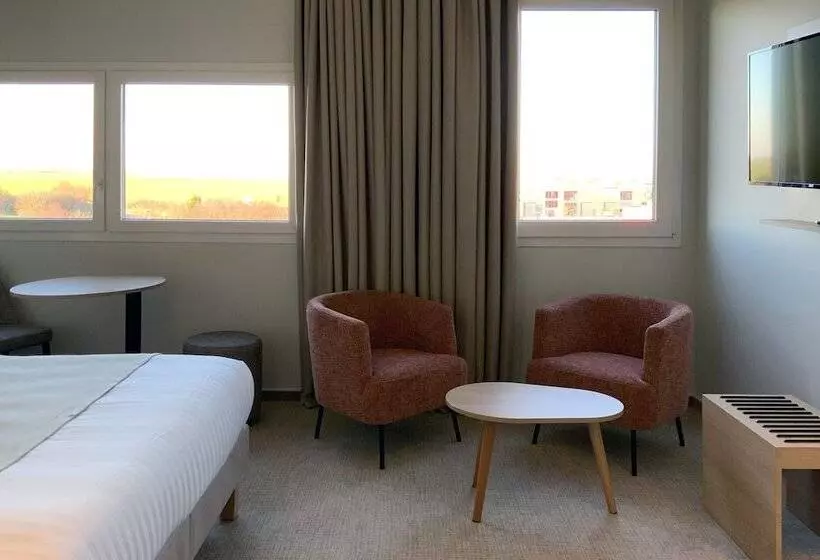 Hotelli Akena Troyes  La Chapelle Stluc