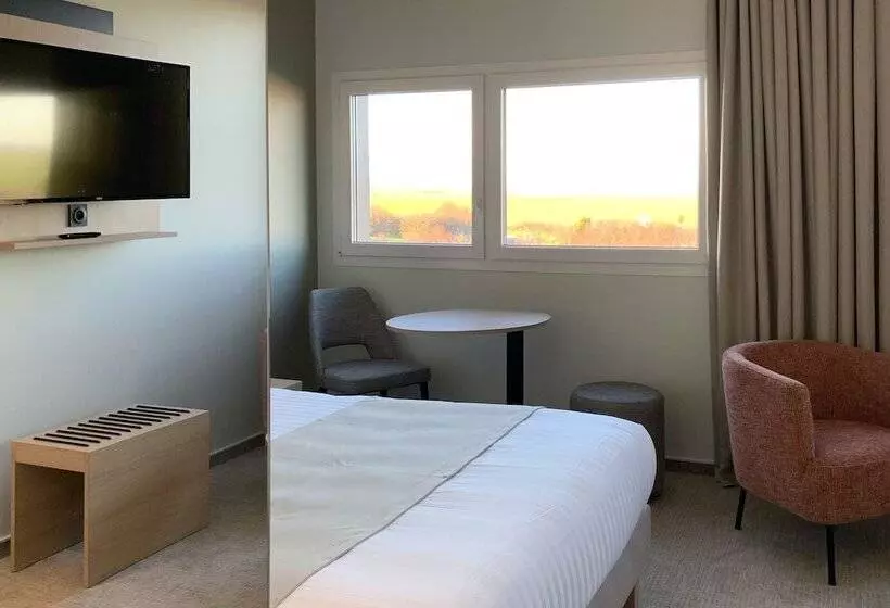 Hotelli Akena Troyes  La Chapelle Stluc