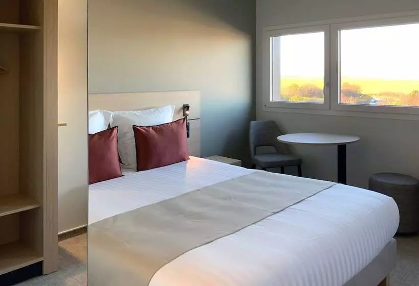 Hotelli Akena Troyes  La Chapelle Stluc