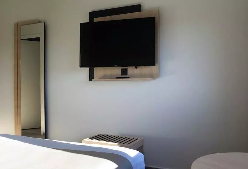 Hotelli Akena Troyes  La Chapelle Stluc