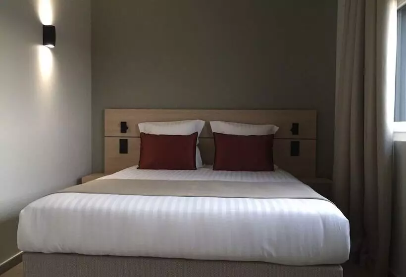 Hotelli Akena Troyes  La Chapelle Stluc