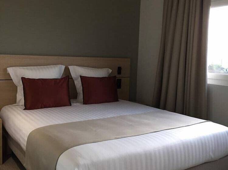 Hotel Akena Troyes La Chapelle Stluc