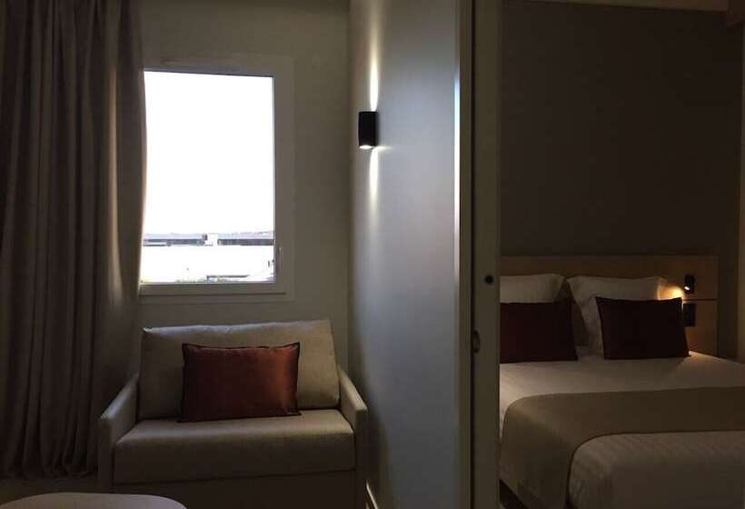 Hotel Akena Troyes La Chapelle Stluc