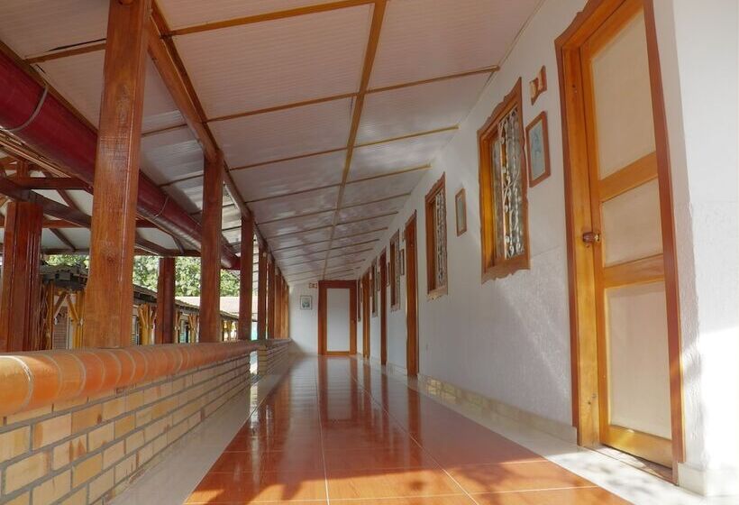 هتل Campestre Camino Del Parque