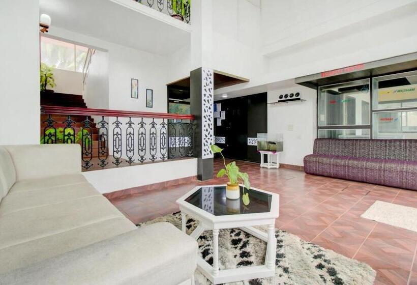 هتل Collection O 75308 Floatel International Beach Resort