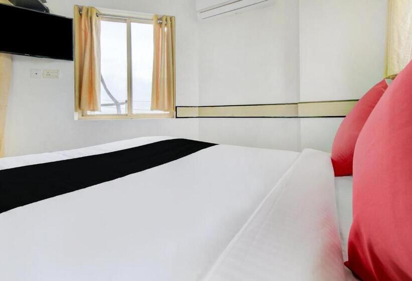 هتل Collection O 75308 Floatel International Beach Resort