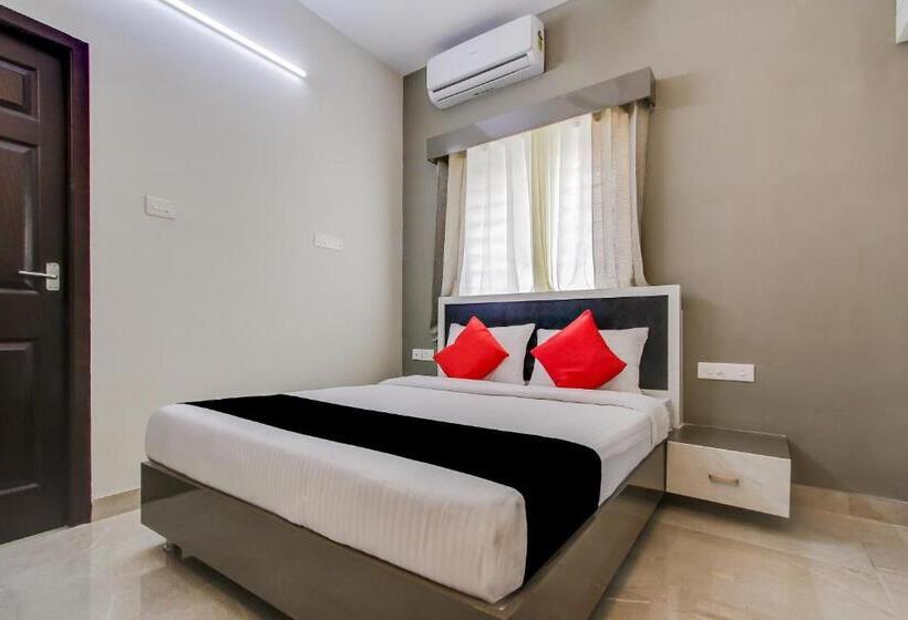 Hotel Capital O New Paradise Inn