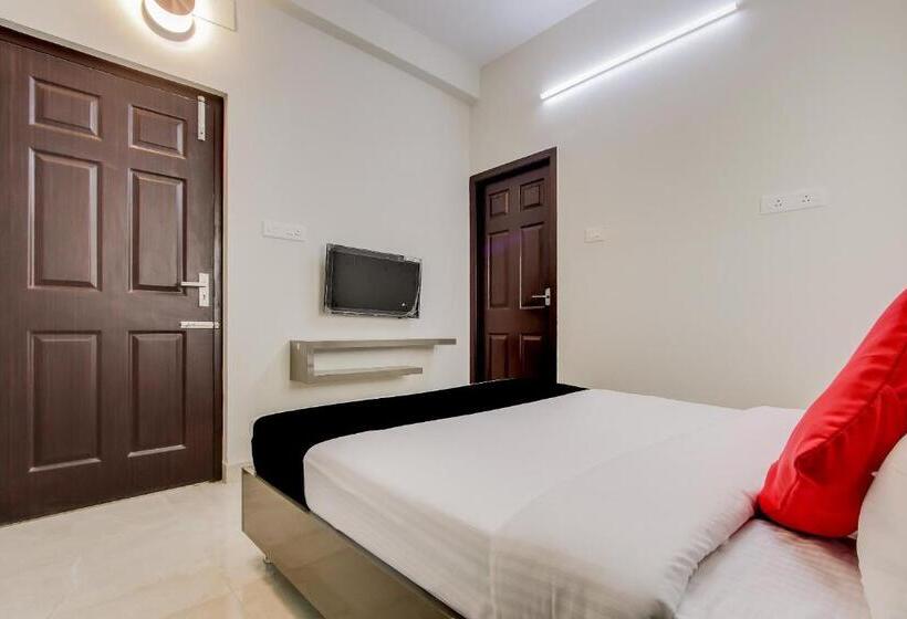 Hotel Capital O New Paradise Inn