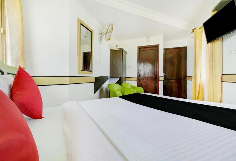 هتل Collection O 75308 Floatel International Beach Resort