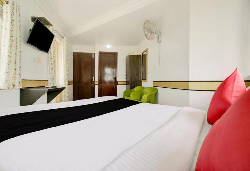 هتل Collection O 75308 Floatel International Beach Resort