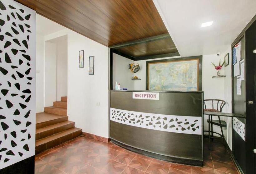 هتل Collection O 75308 Floatel International Beach Resort