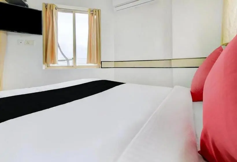 ホテル Collection O 75308 Floatel International Beach Resort