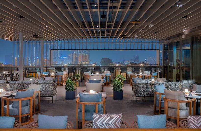 בית מלון כפרי Hyatt Regency Phnom Penh