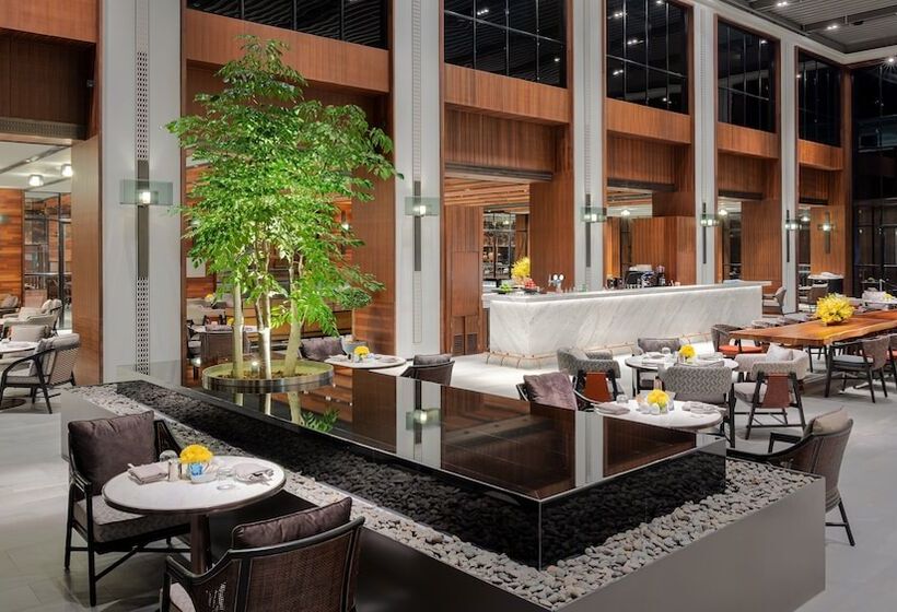 בית מלון כפרי Hyatt Regency Phnom Penh