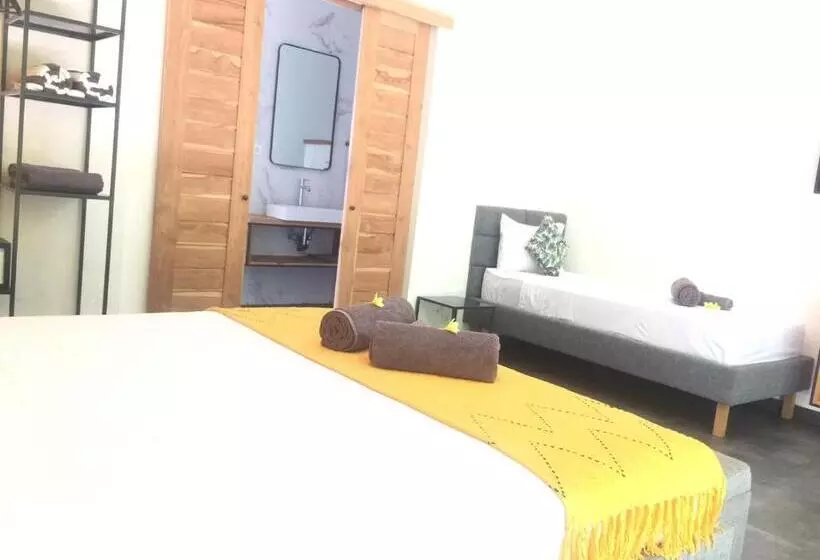ホテル Le Chien Rouge