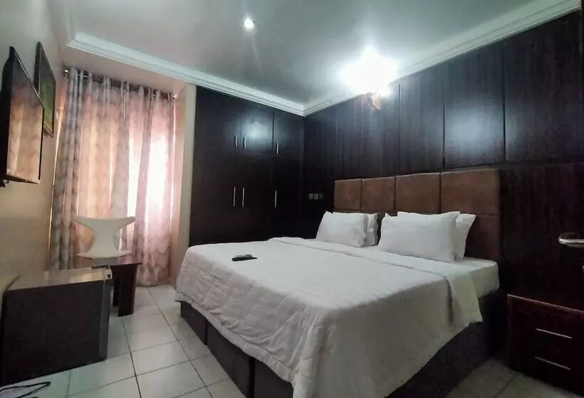 هتل Pameec Luxury Suites Utako