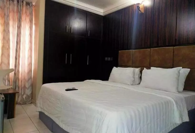 هتل Pameec Luxury Suites Utako