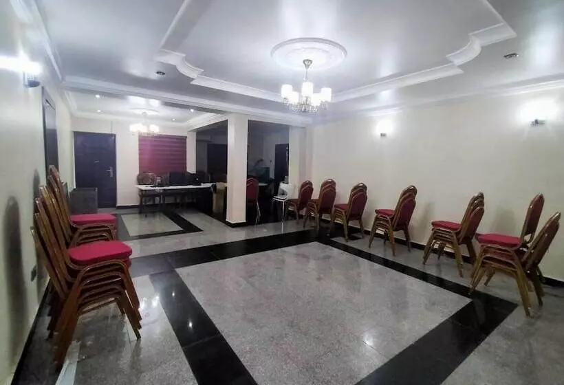 هتل Pameec Luxury Suites Utako