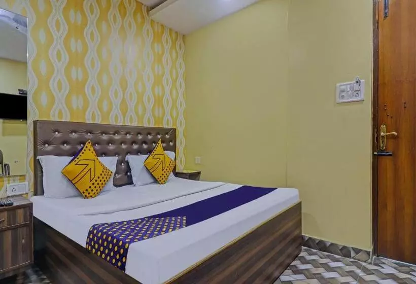 ホテル Spot On Gayatri Lodge Near Snow World