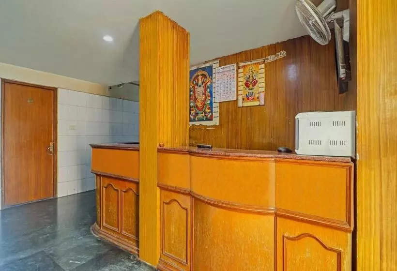 ホテル Spot On Gayatri Lodge Near Snow World