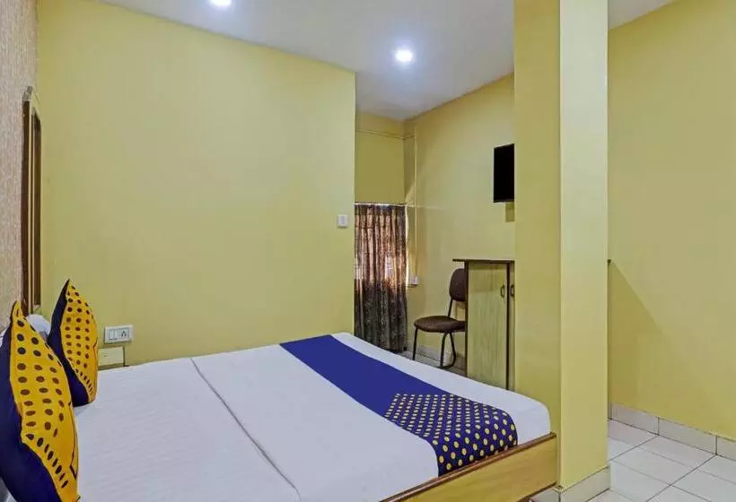 ホテル Spot On Gayatri Lodge Near Snow World