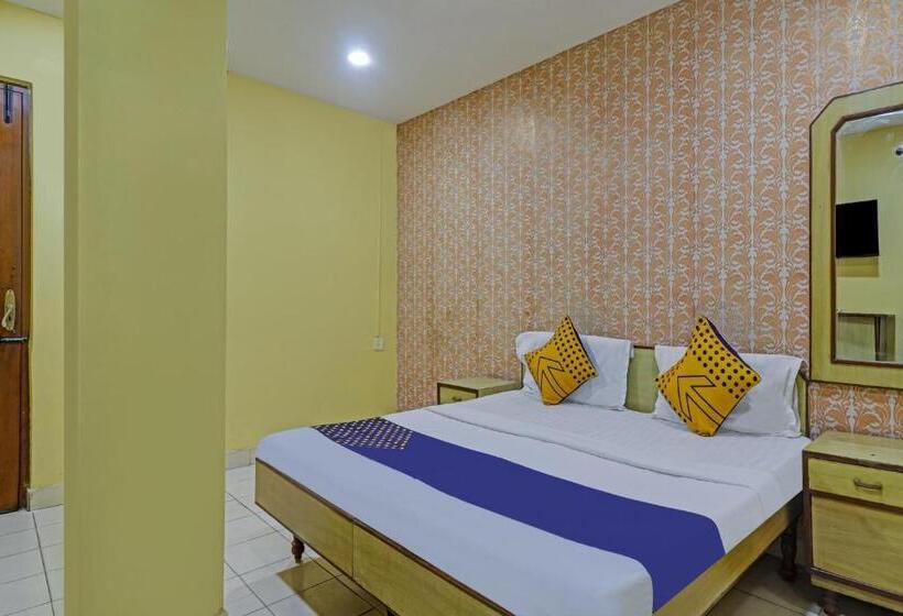 בית מלון כפרי Spot On Gayatri Lodge Near Snow World