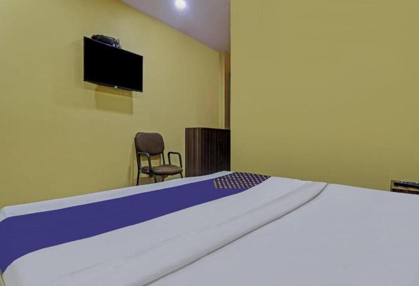 בית מלון כפרי Spot On Gayatri Lodge Near Snow World