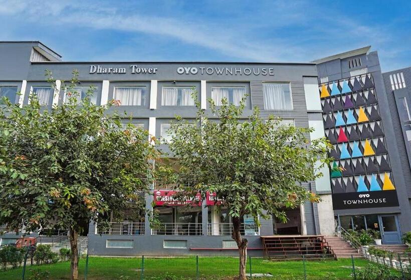 ホテル Townhouse Vero Near World Mark Mall