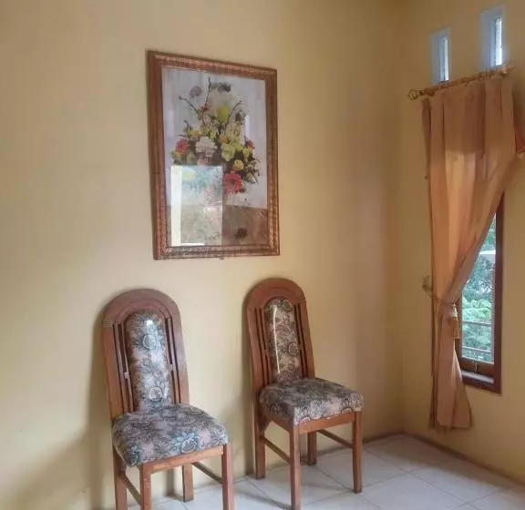Majatalo Villa Bugenville Songgoriti