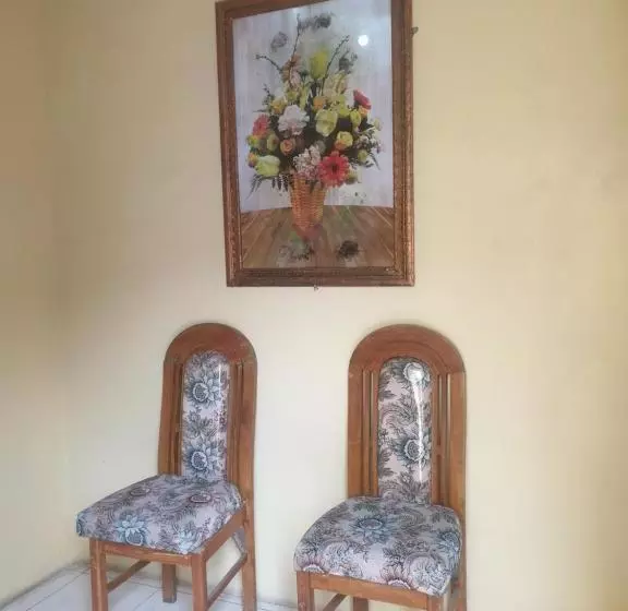 Majatalo Villa Bugenville Songgoriti