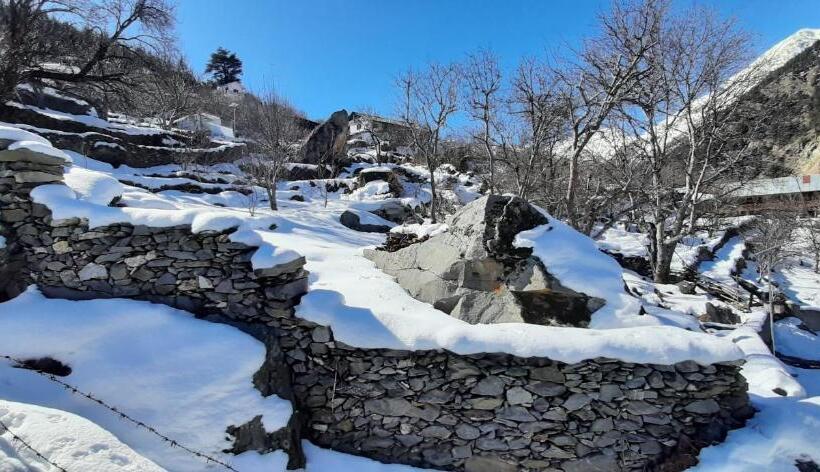 منتجع Mountain Village Stay   Dharali Heights Harsil