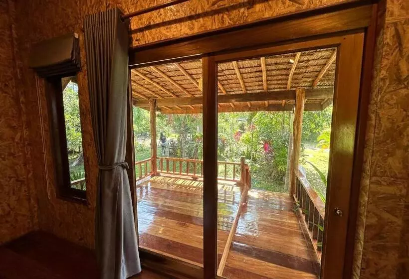 Koh Jum Bungalow & Hostel