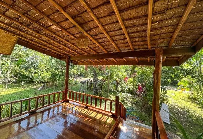 Koh Jum Bungalow & Hostel