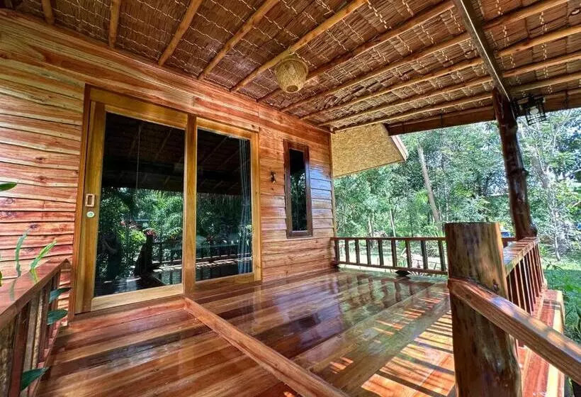 Koh Jum Bungalow & Hostel