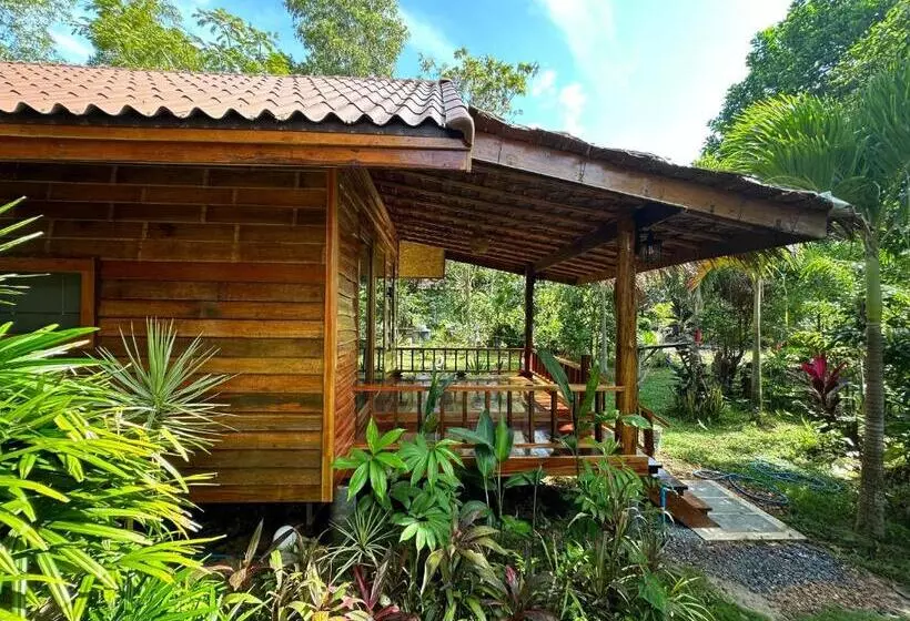 Koh Jum Bungalow & Hostel