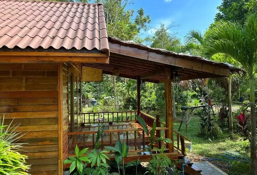 Koh Jum Bungalow & Hostel