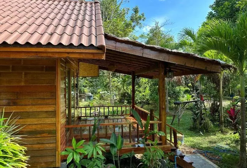 Koh Jum Bungalow & Hostel