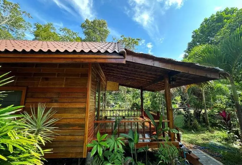 Koh Jum Bungalow & Hostel