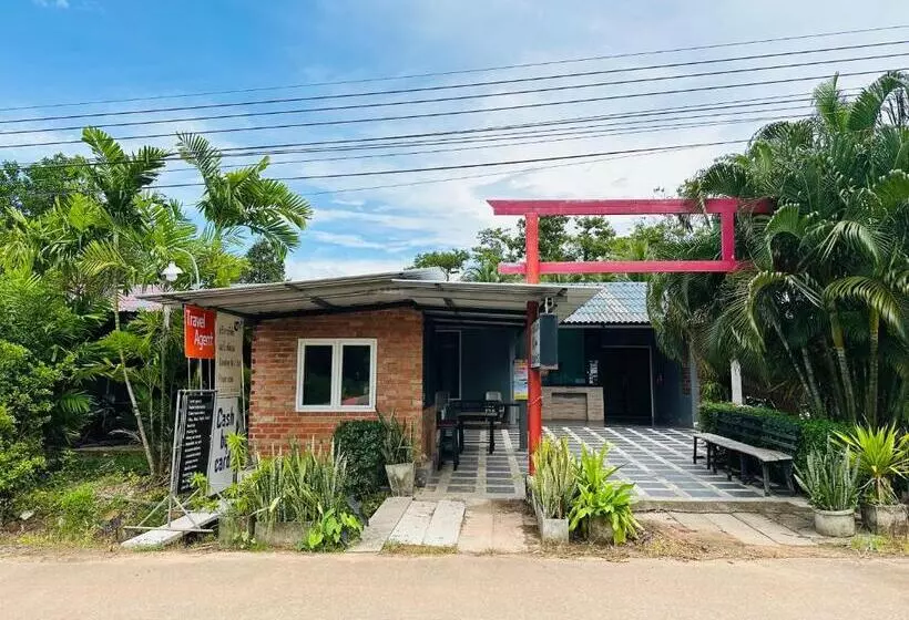 Koh Jum Bungalow & Hostel