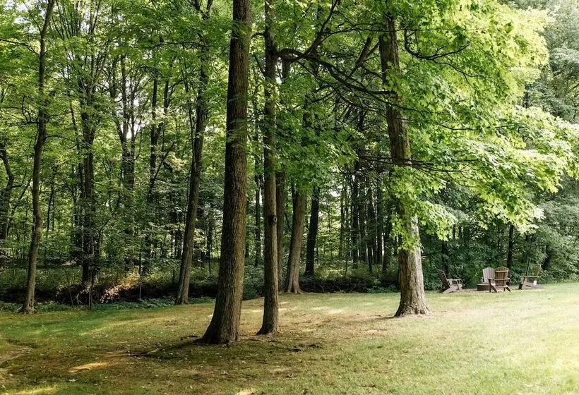 Retkeilymaja Sojourner's Lodge & Log Cabin Suites