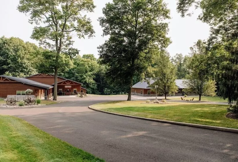 Retkeilymaja Sojourner's Lodge & Log Cabin Suites