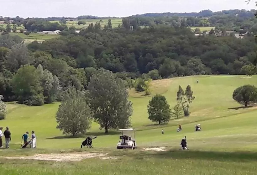 Aamiaismajoitus (B&B) Golf De Teynac