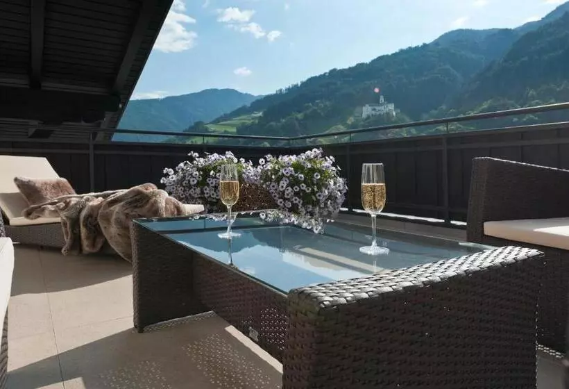 Burgus - Design Suites & Apartments