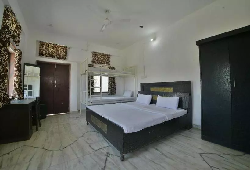 Hotelli Spot On Palace Anjali