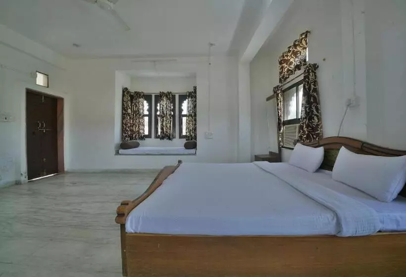 Hotelli Spot On Palace Anjali