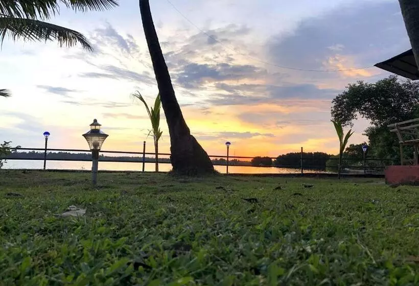 Lake N River Resort Munroe Island