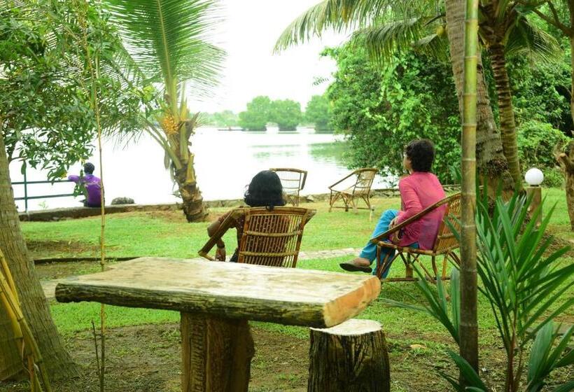 Lake N River Resort Munroe Island