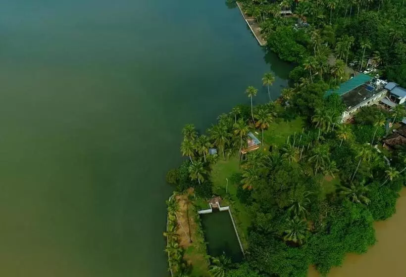 Lake N River Resort Munroe Island