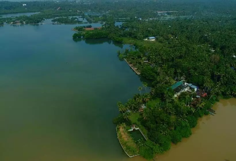 Lake N River Resort Munroe Island